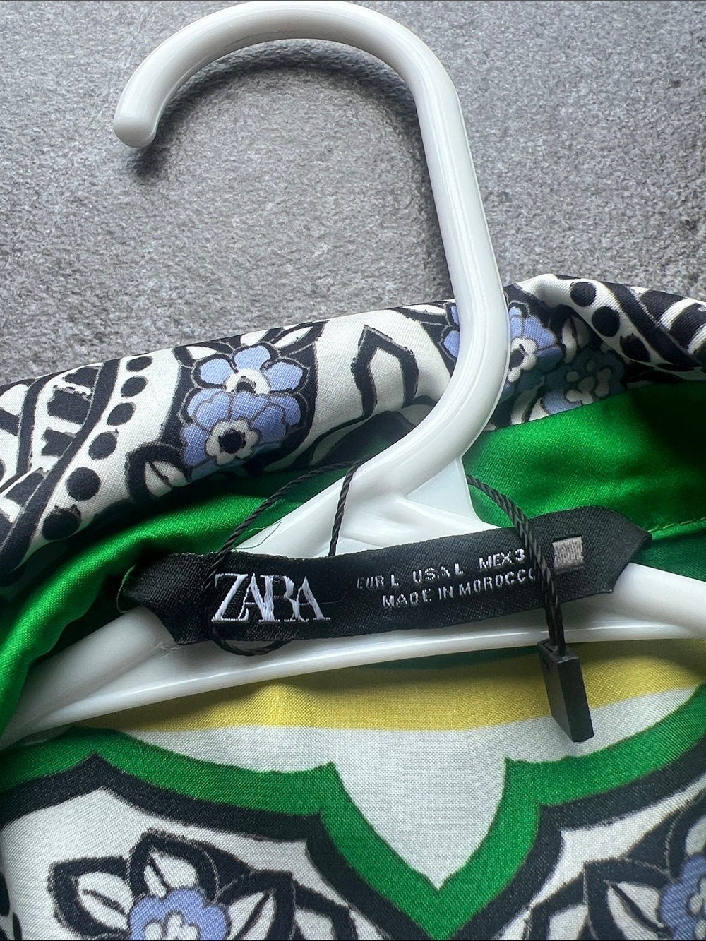 Zara Green White Black Paisley Button-Front Blouse - Picture 3 of 4